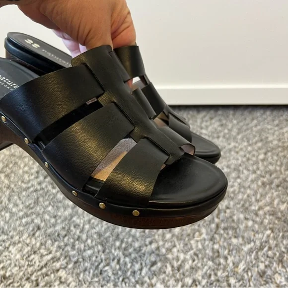 Naturalizer Women’s Black Slide‎ Sandals With Heel Size 8.5